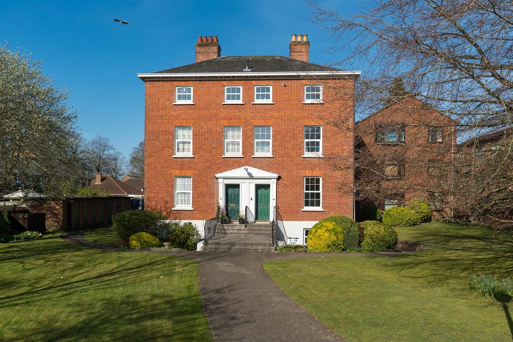 Property photo 1 of 19 Flat3-Hamlincourt-002.Jpg