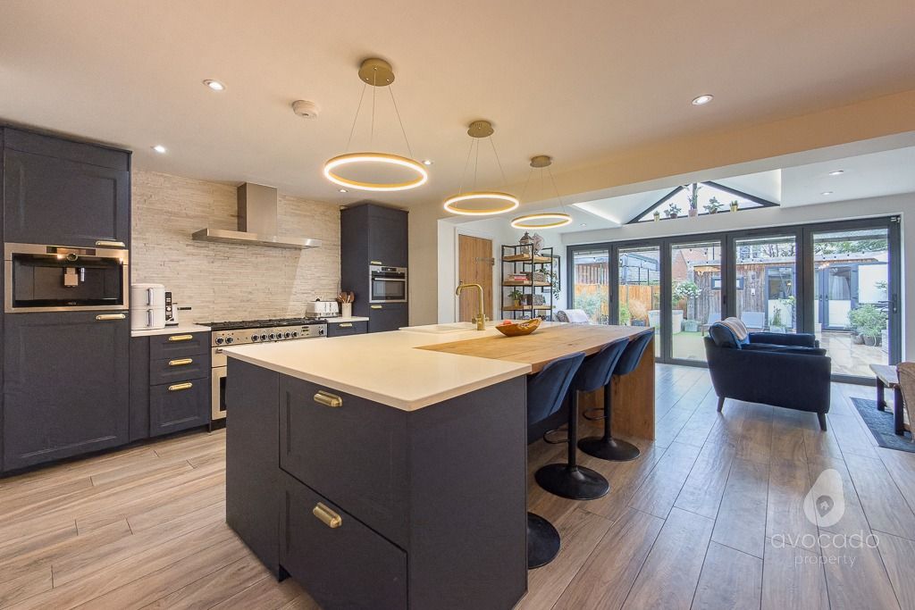 Property photo 2 of 28 5478124