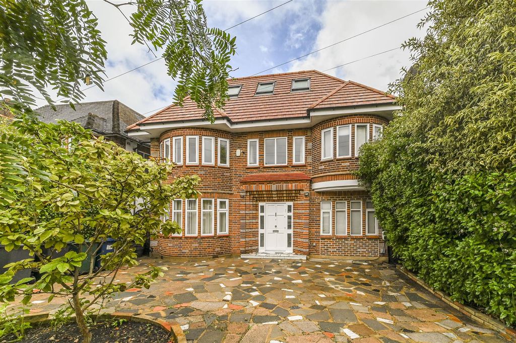 Property photo 1 of 27
