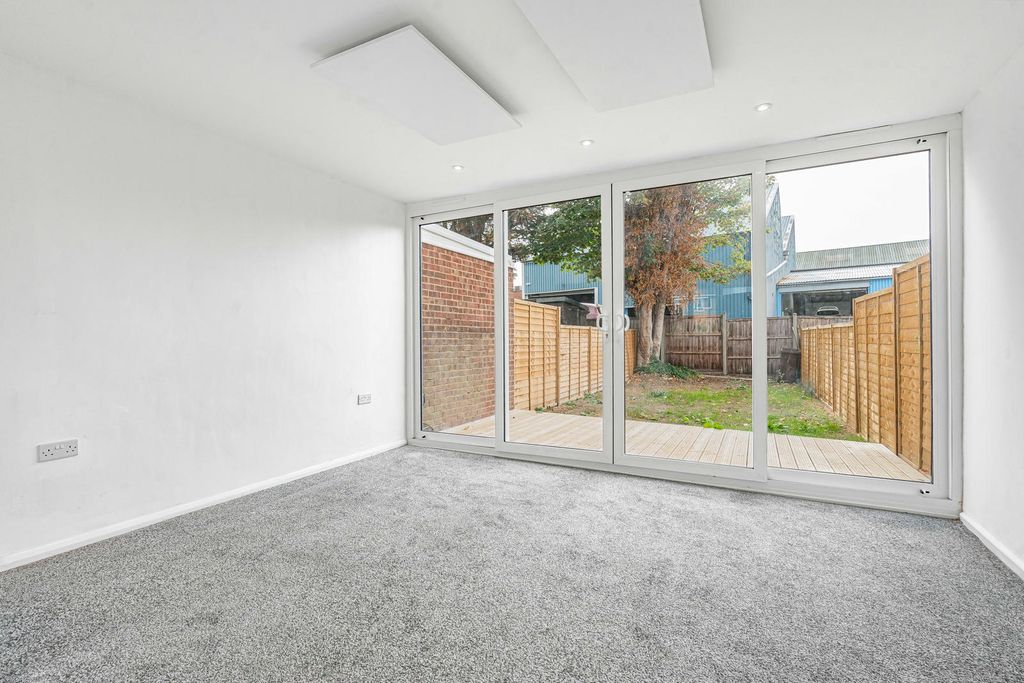 Property photo 2 of 16 Reception Room