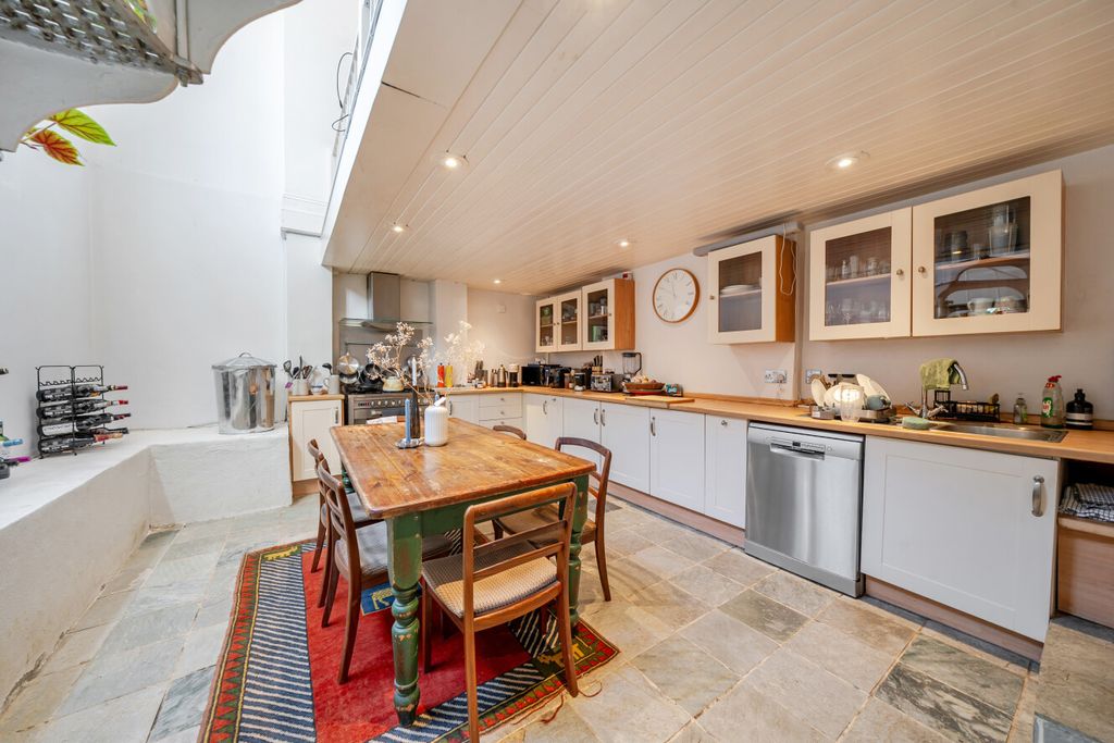 Property photo 1 of 19 1
