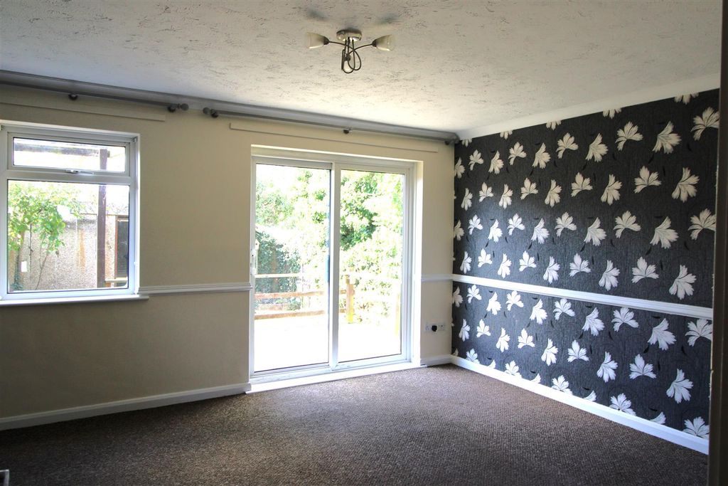 Property photo 2 of 10 Img_1324.Jpg