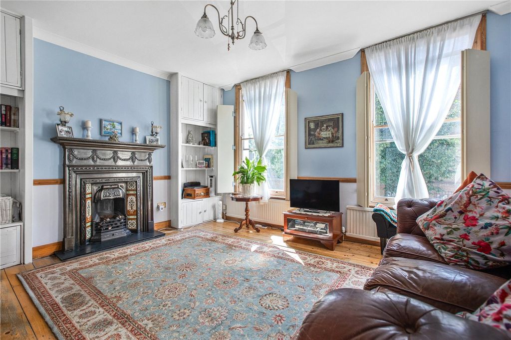 Property photo 2 of 12 Picture No. 15