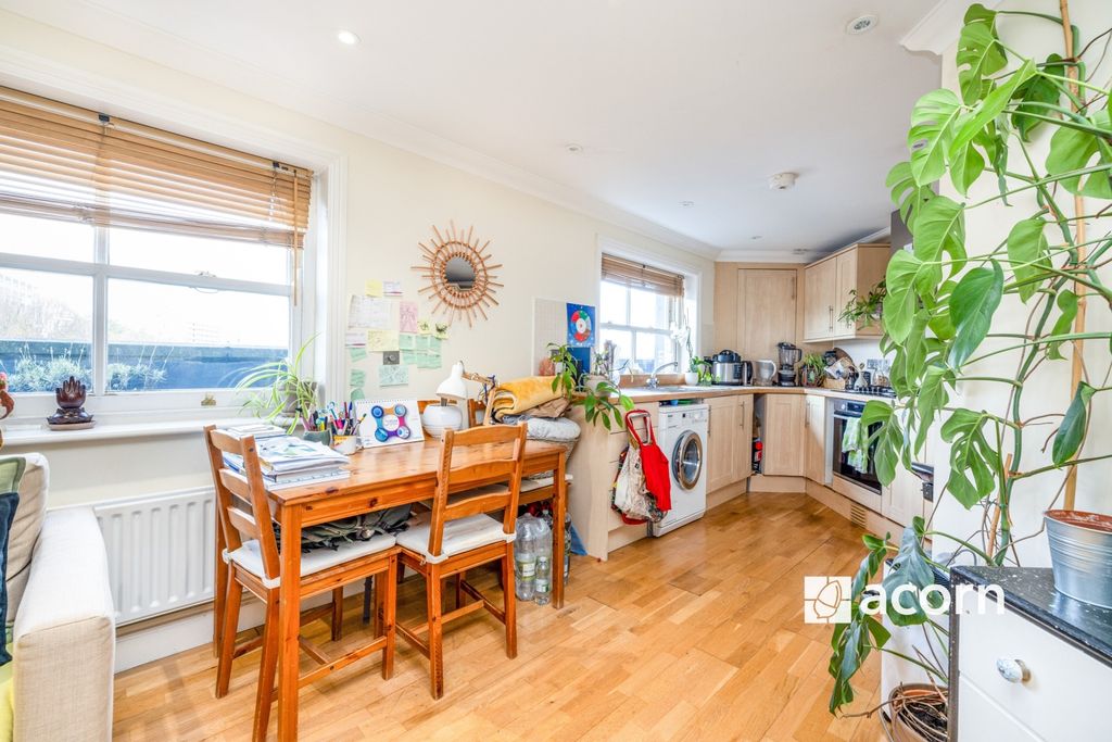 Property photo 2 of 11 Reception