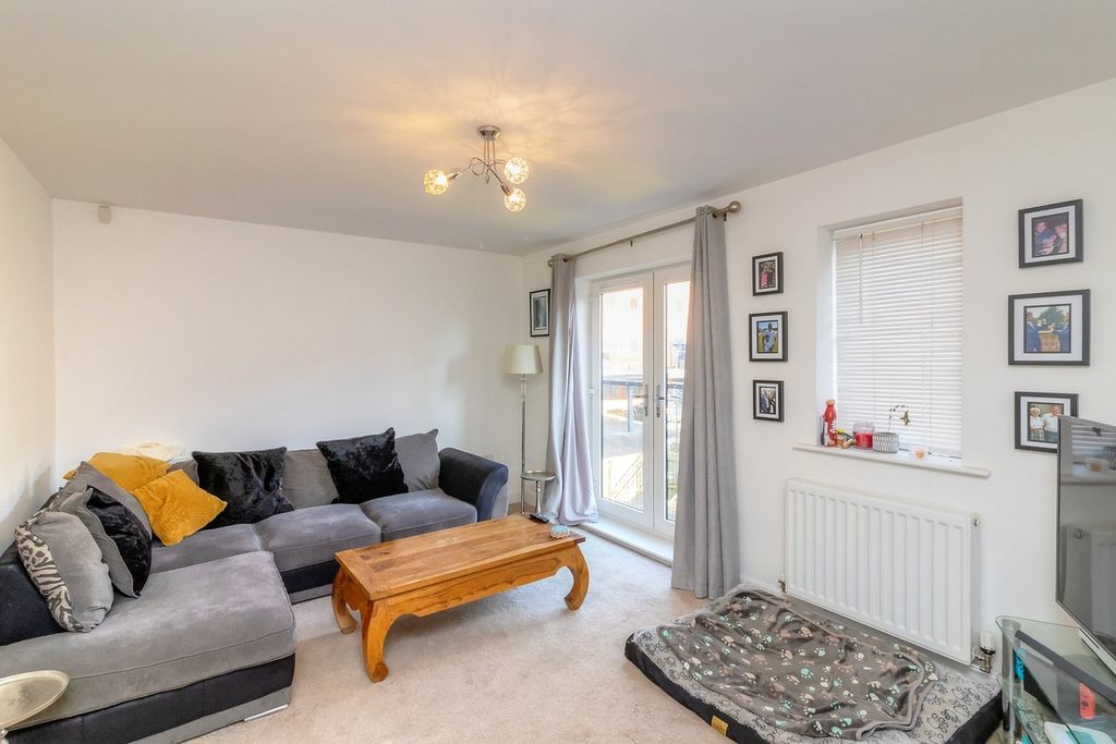 Property photo 3 of 16
