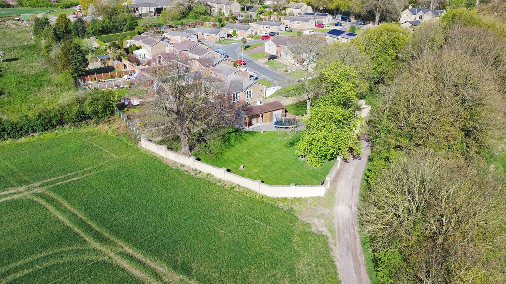 Property photo 1 of 30