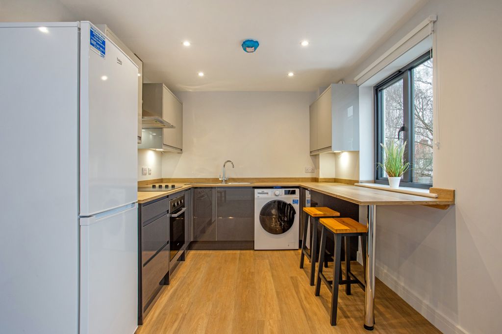 Property photo 2 of 4 Kitchen