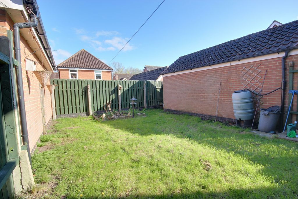 Property photo 2 of 15 1 Garden B