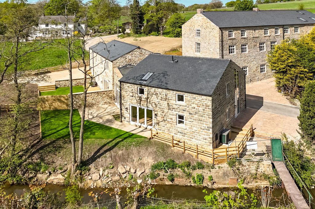 Property photo 1 of 33