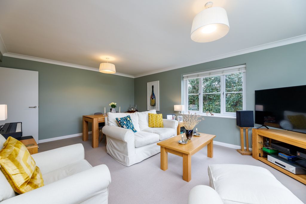 Property photo 3 of 12 Oak Lodge 12 (10 Of