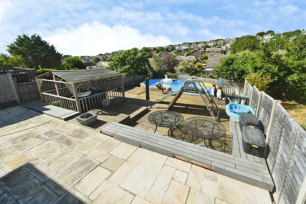 Property photo 2 of 22