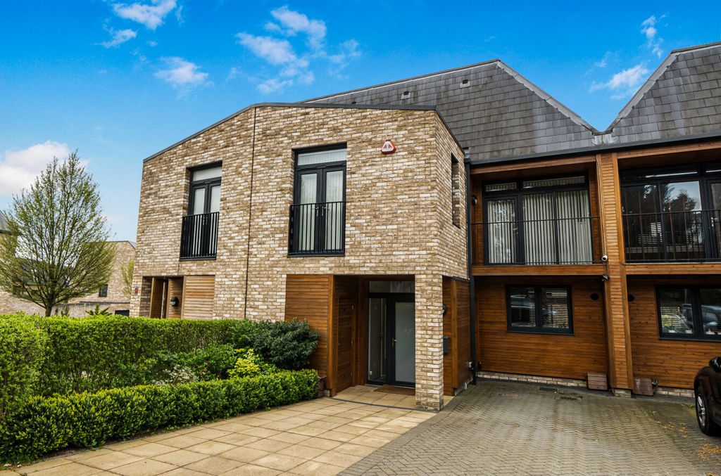 Property photo 1 of 18 1439501-19-69Cfec...