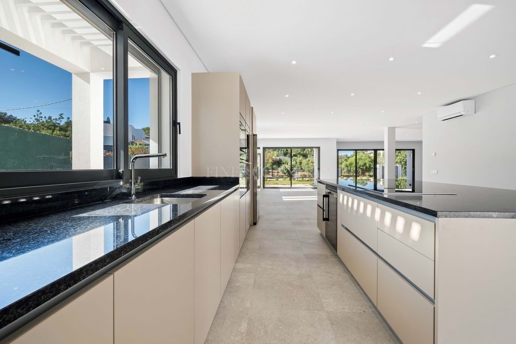 Property photo 3 of 30