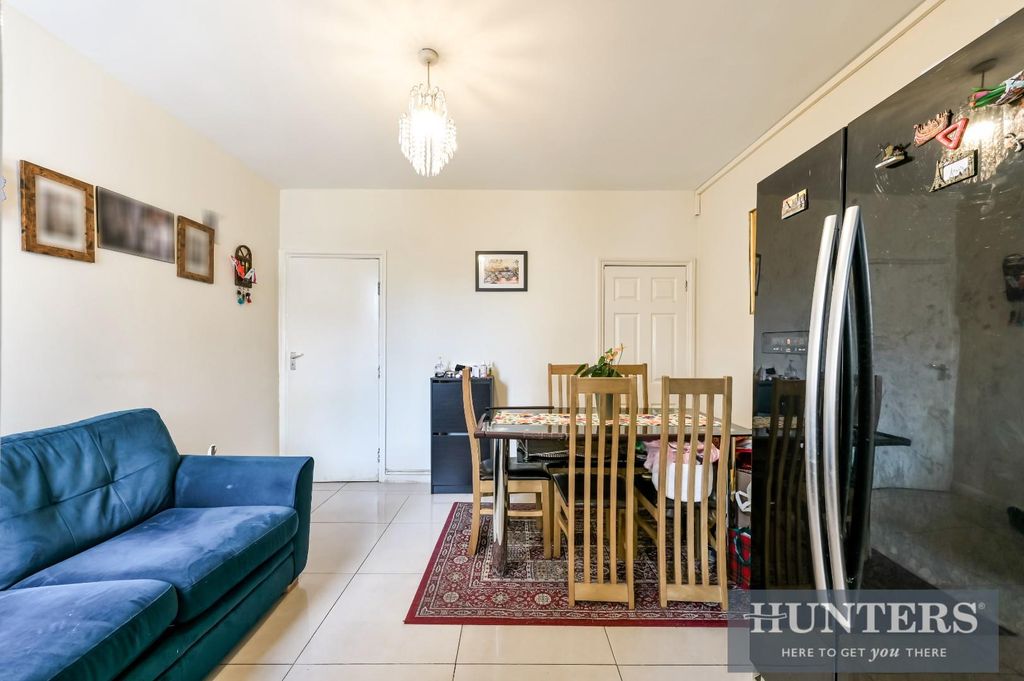 Property photo 3 of 20 Cromwell Road-9.Jpg