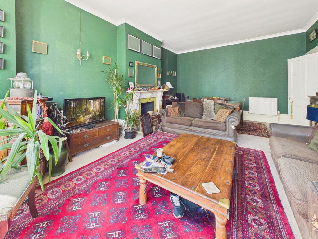 Additional image 11 of 3 bed flat for saleClifton Crescent, Folkestone, Kent CT20