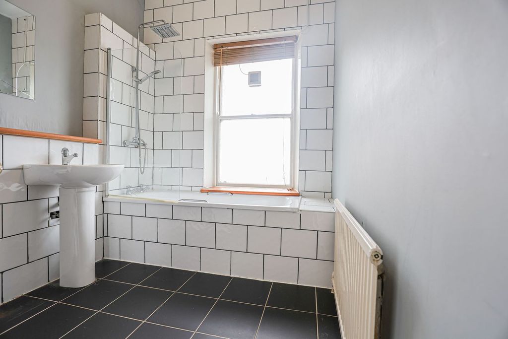 Property photo 3 of 15 Bathroom