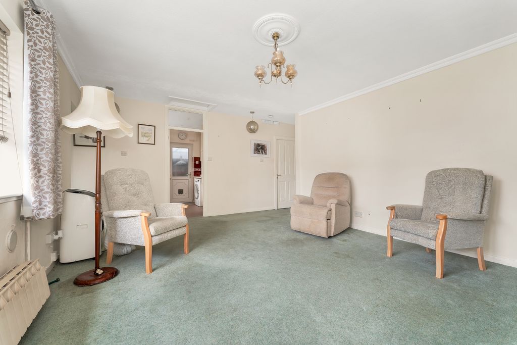Property photo 3 of 13 11 Little Moore, Fenstanton_2