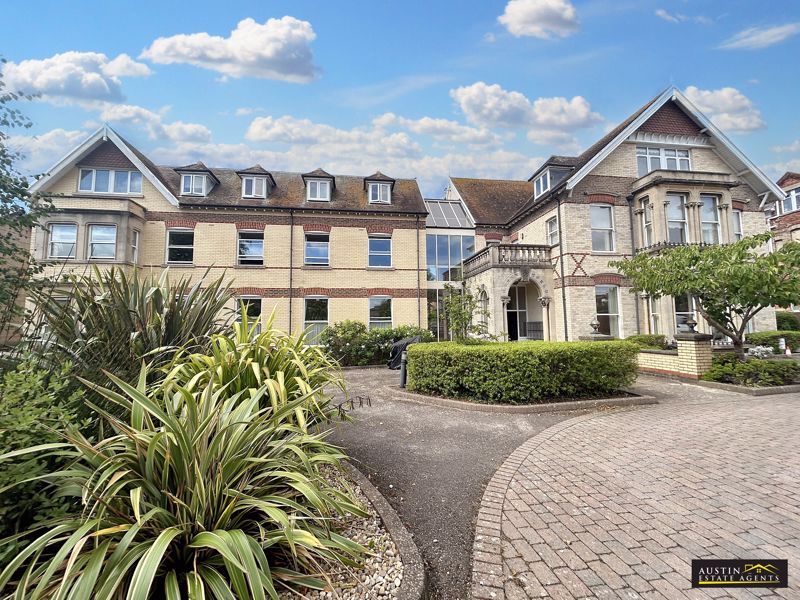 Property photo 1 of 14 Photo 5