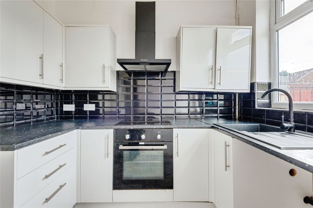 Property photo 2 of 17 Picture No. 07