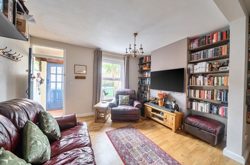 Property photo 3 of 13 1439964-8-69d7Abc...