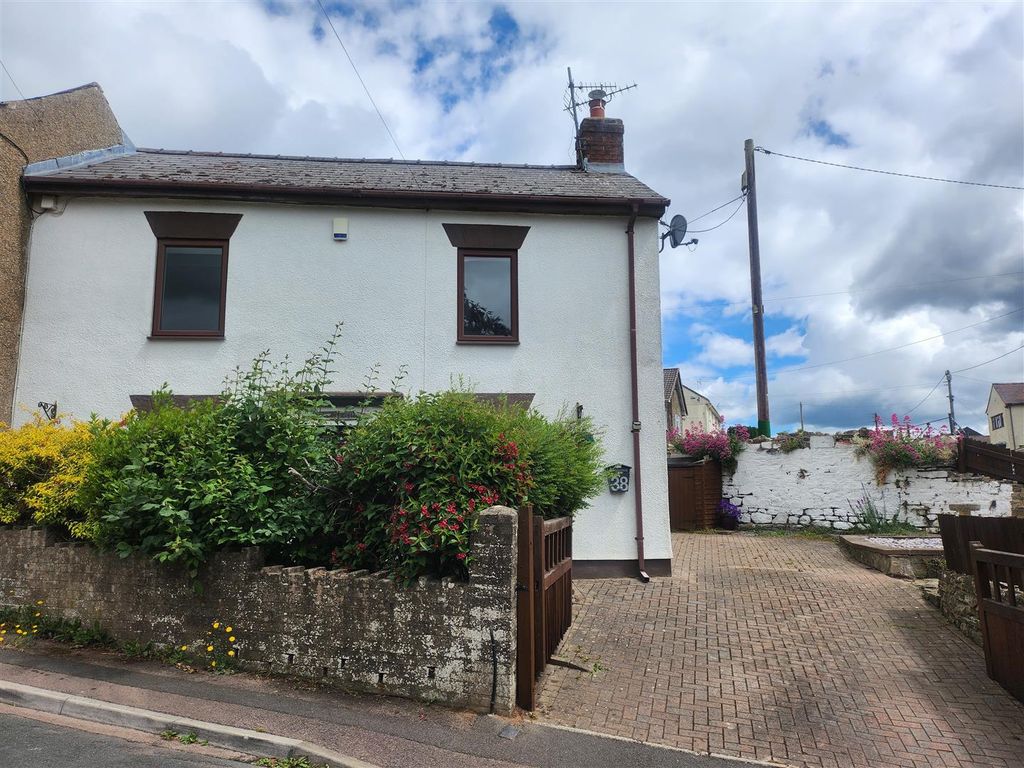 Property photo 1 of 27