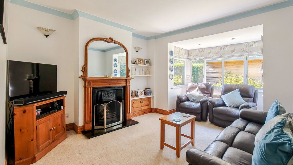 Property photo 3 of 18