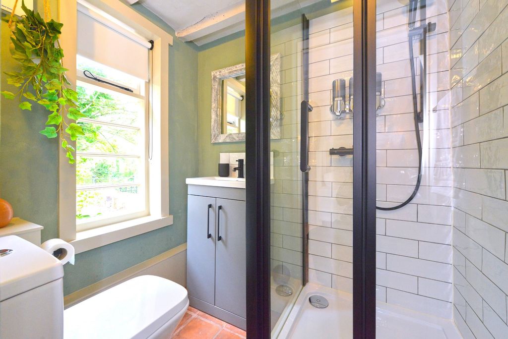 Property photo 3 of 21 4773192