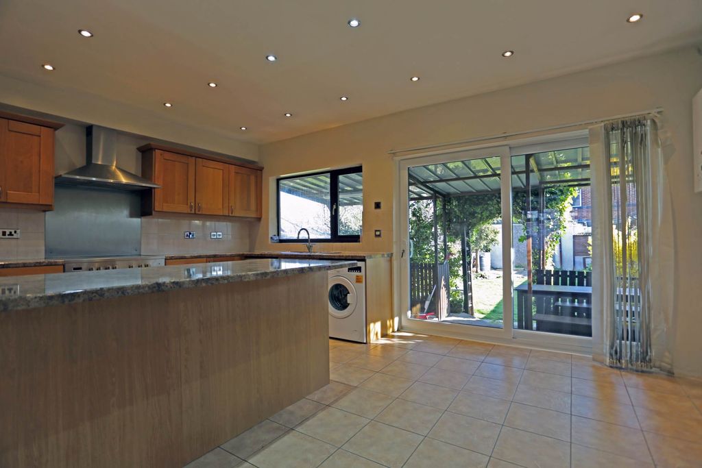 Property photo 3 of 15