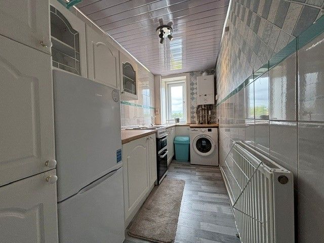 Property photo 2 of 9 Kitchen