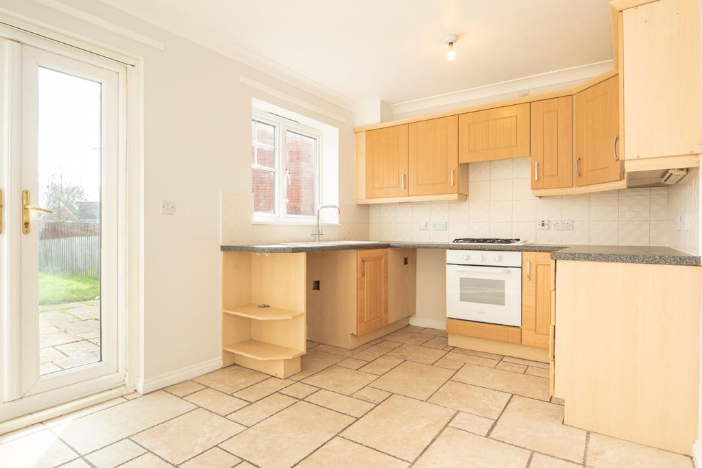 Property photo 3 of 24 Kitchen/Diner