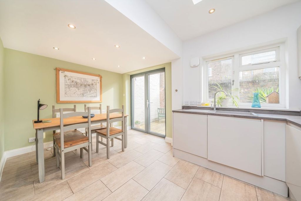 Property photo 2 of 5