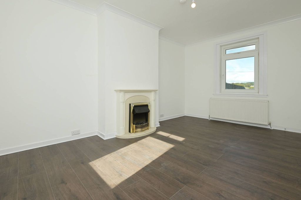 Property photo 3 of 33