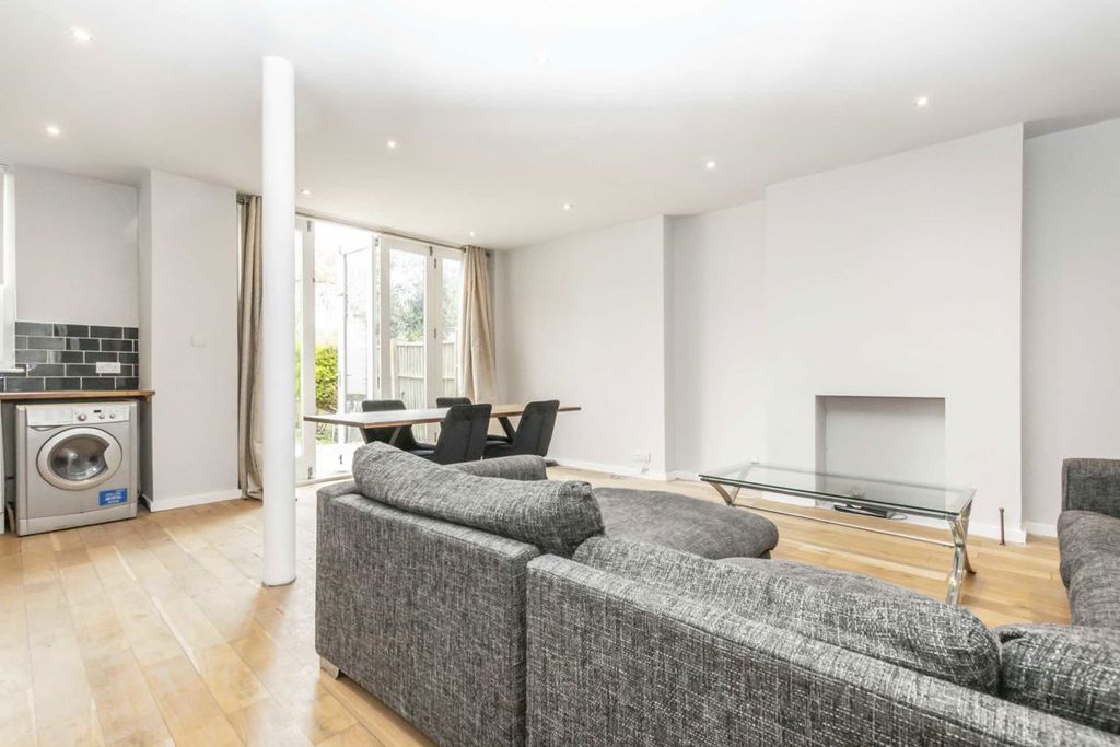 Property photo 3 of 6