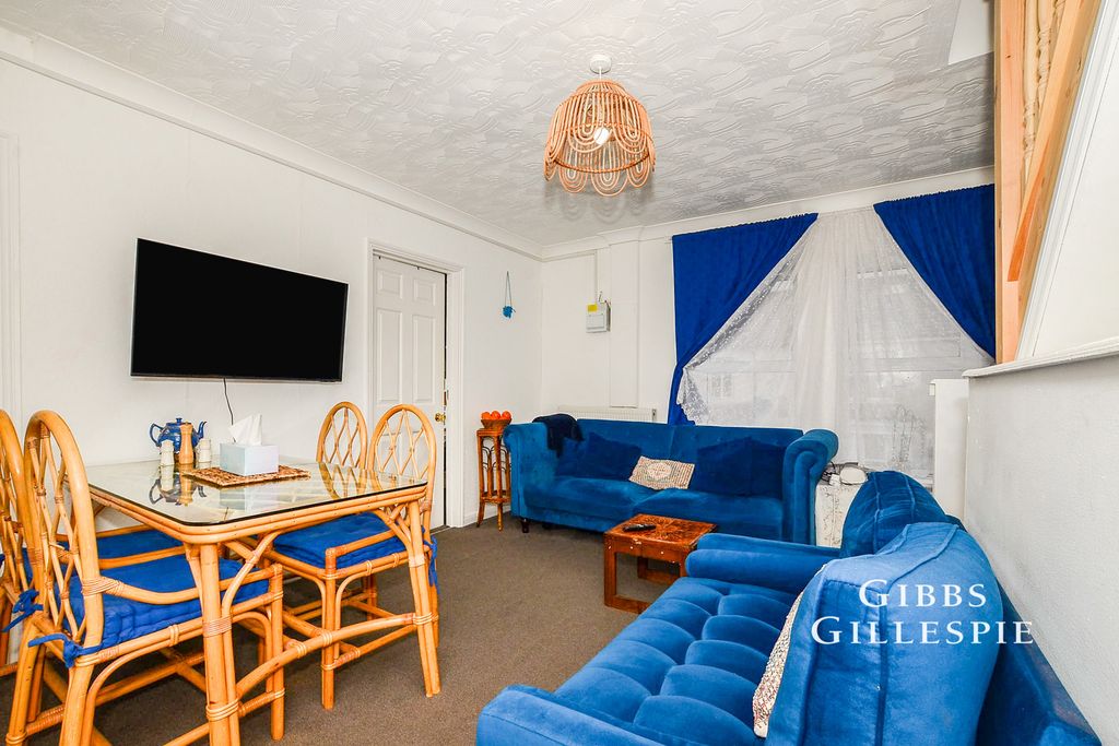 Property photo 2 of 13 Pbox-Img.Jpg