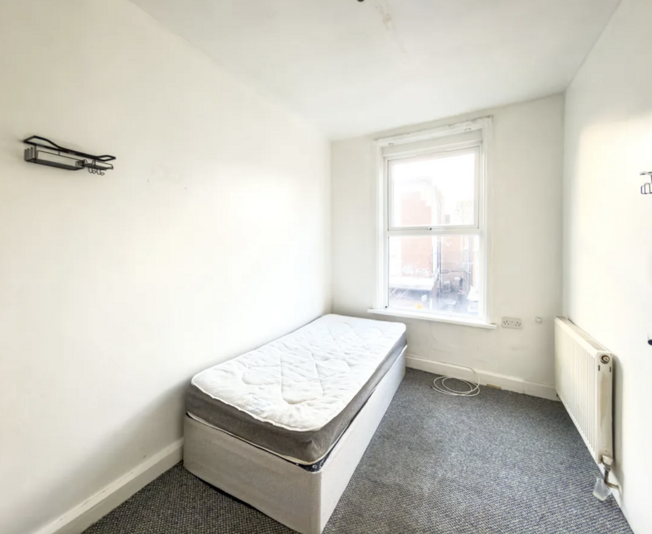 Property photo 1 of 4