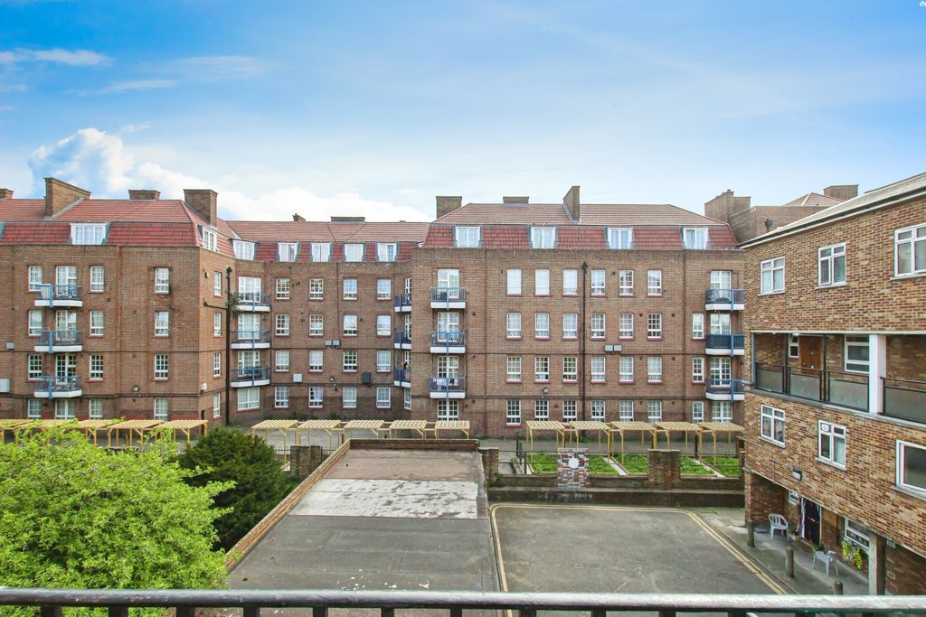 Property photo 1 of 17 Balcony