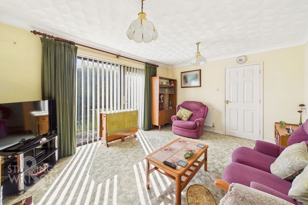 Property photo 2 of 17