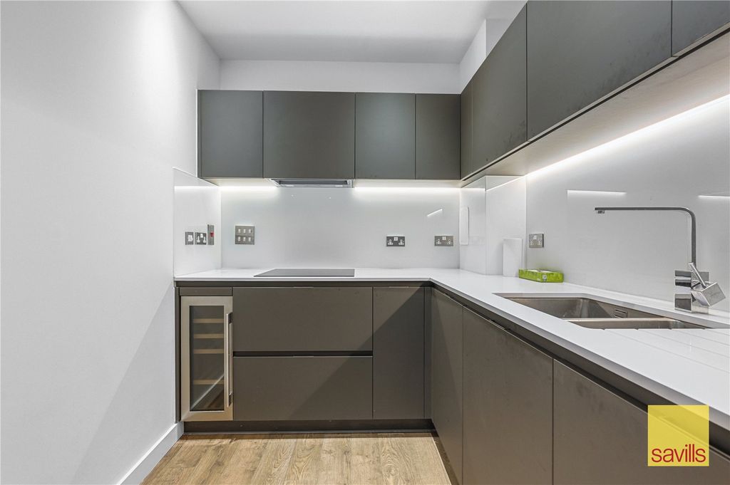 Property photo 3 of 13 Kitchen