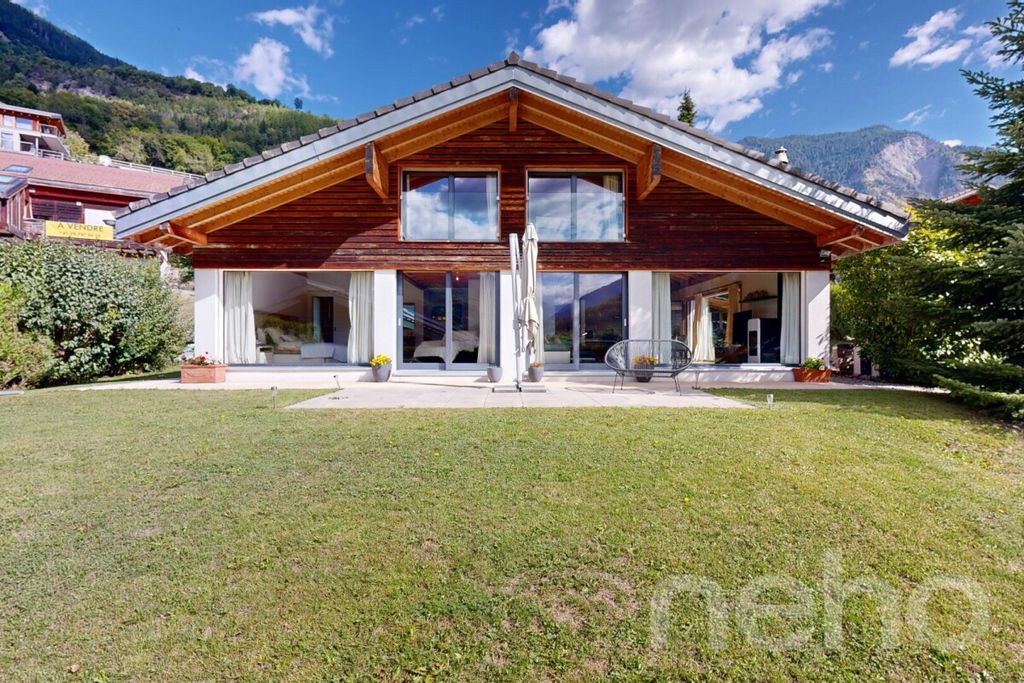 Property photo 2 of 12