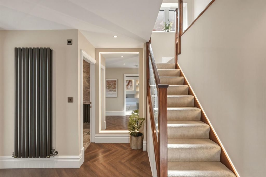 Property photo 2 of 31 Hallway