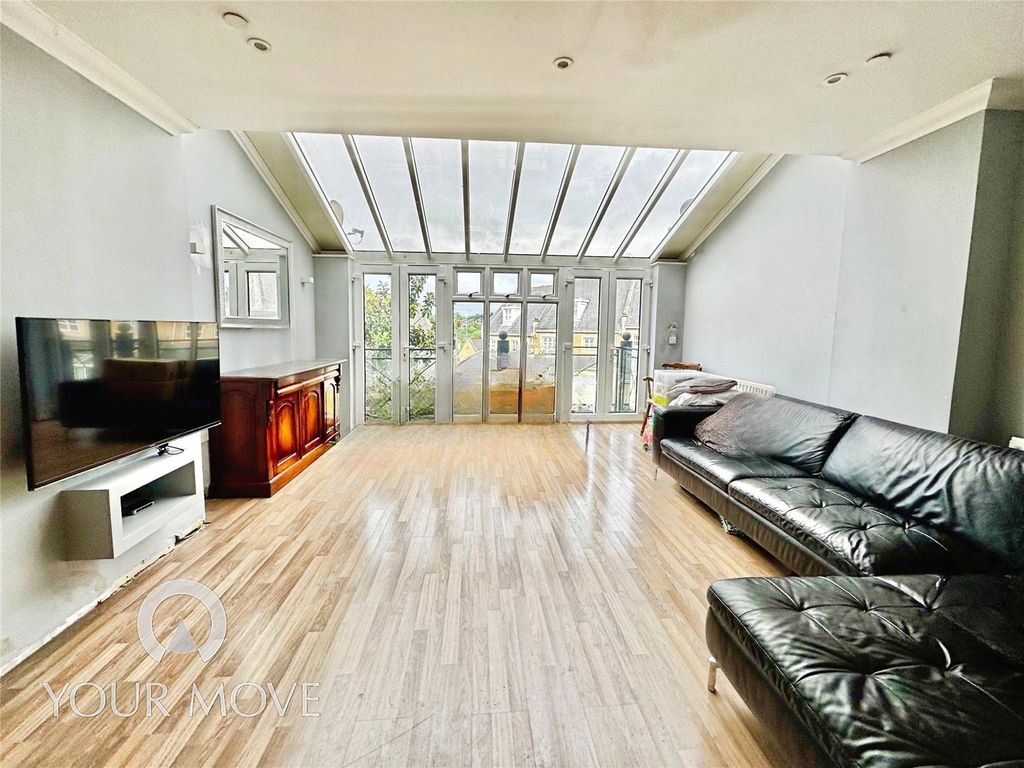 Property photo 3 of 11 #Yourmovedartford