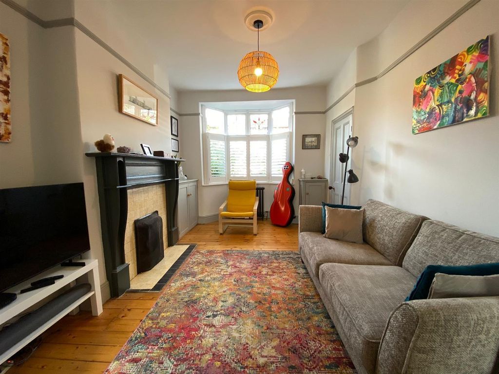 Property photo 2 of 22