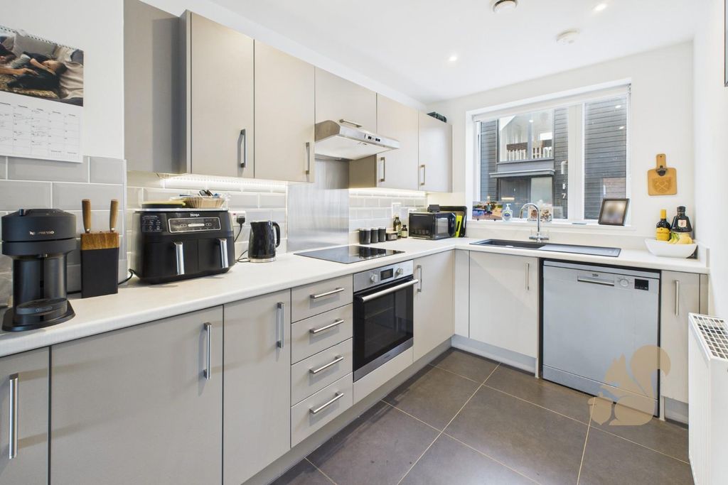 Property photo 3 of 12 Cam01814G0-Pr0061-Still005.Jpg