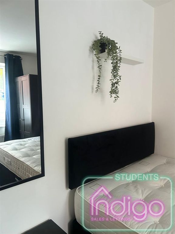 Property photo 3 of 15 15 Chervil Rm .Jpg