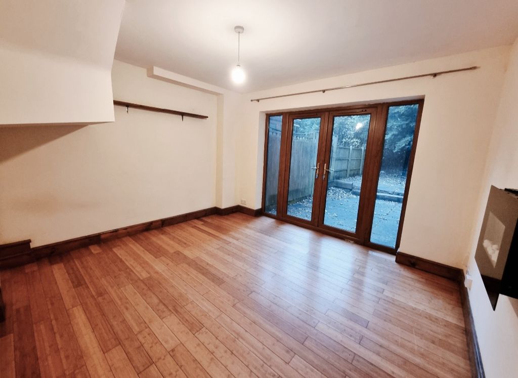 Property photo 3 of 16 Living Room