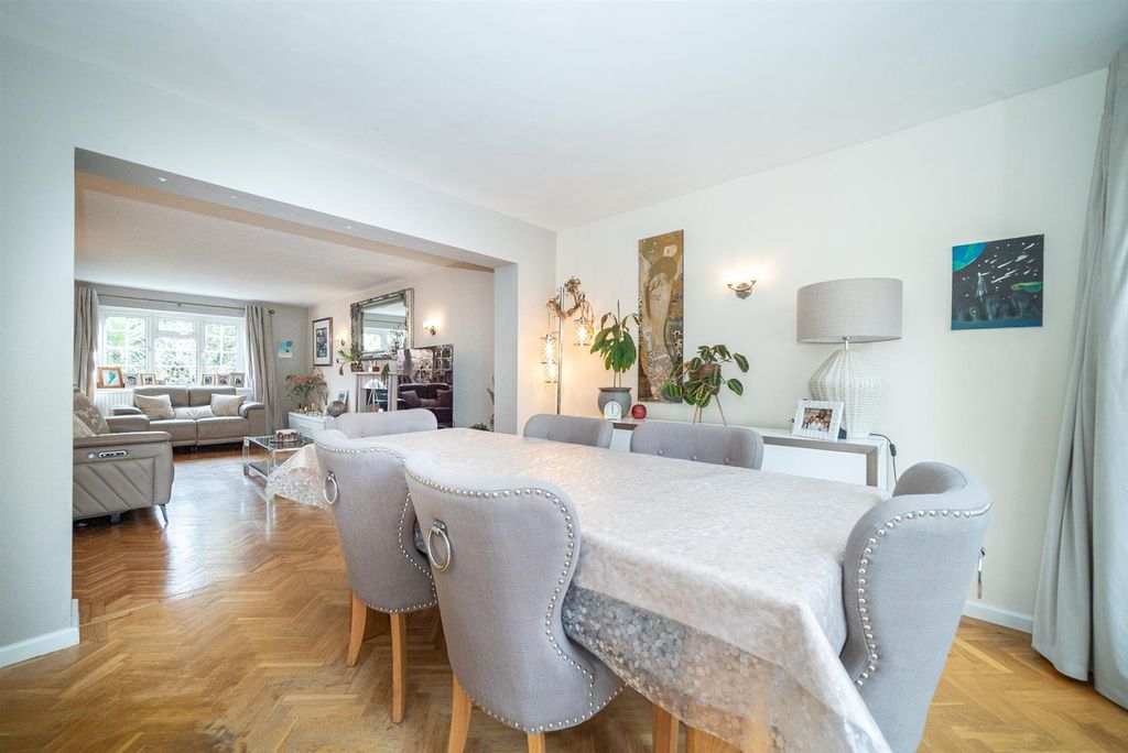 Property photo 3 of 34 Dining Room