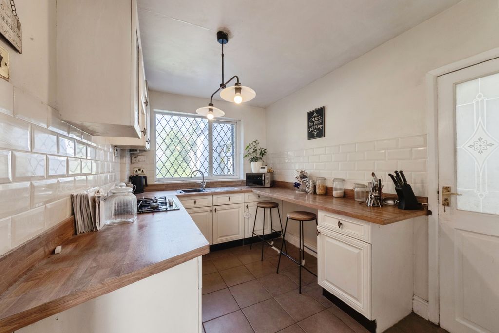 Property photo 2 of 16 Img_8972-Hdr-11