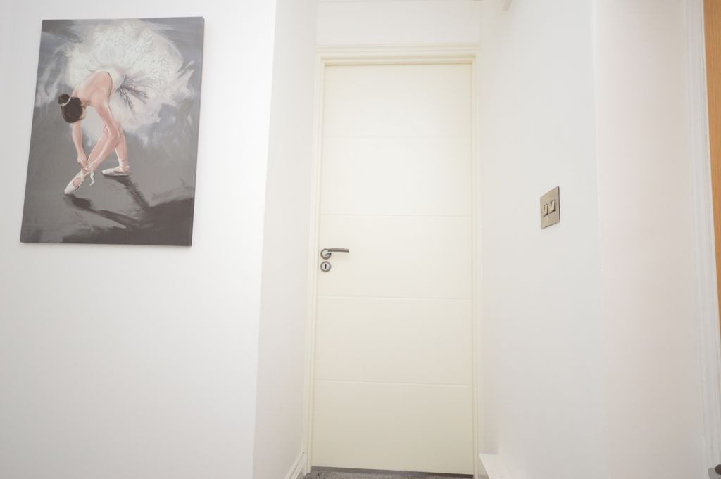 Property photo 3 of 7 Gallery