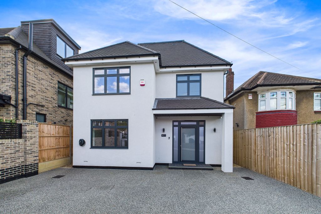 Property photo 1 of 36