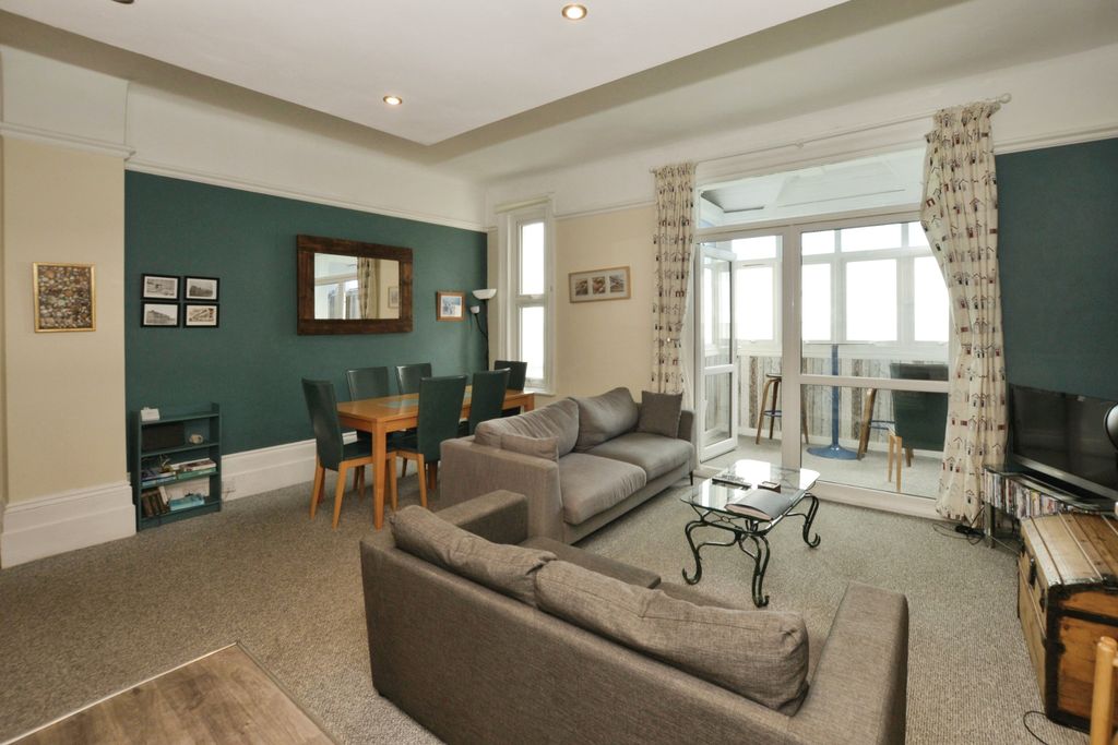 Property photo 3 of 17 Photography